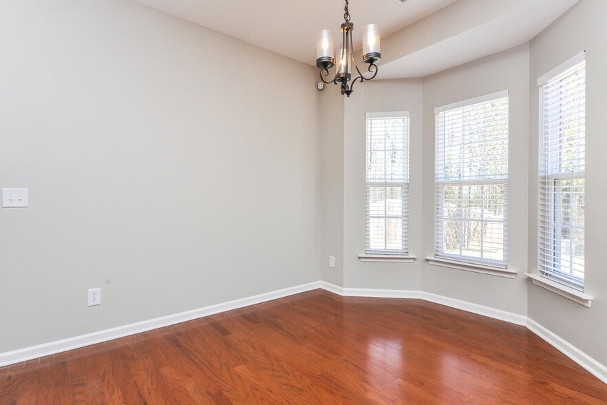 Building Photo - 1547 Cairo Way