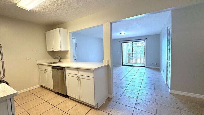 Building Photo - 3960 Oak Trail Run