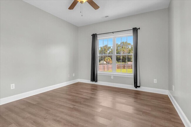 Building Photo - 164 Backfield Pl