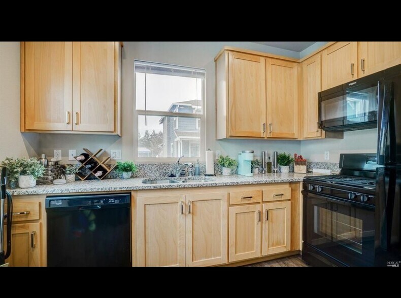 Building Photo - 32 Lipton Way
