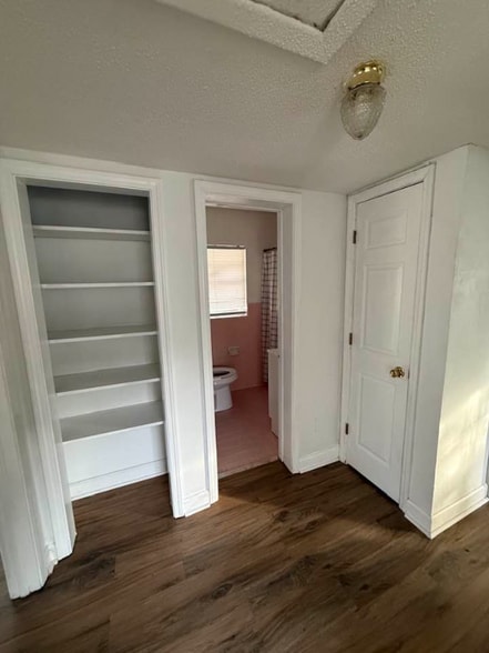 Building Photo - 802 Apache St