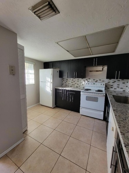 Building Photo - 104 Palm Beach Trace Dr