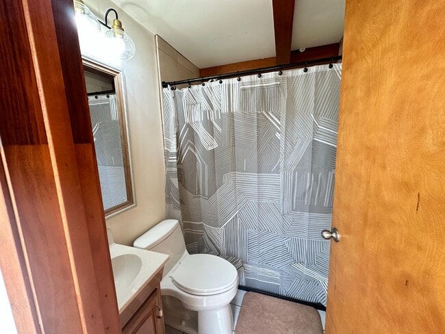 Building Photo - 327 Woodland Park