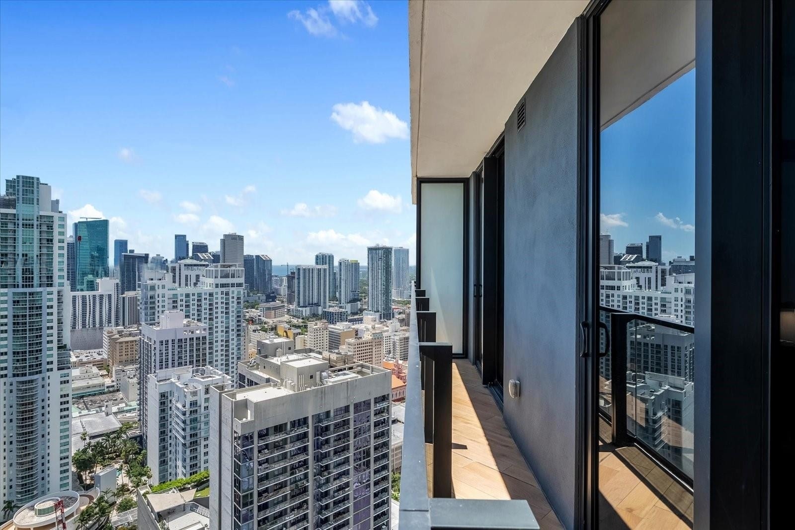 Building Photo - 398 NE 5th St