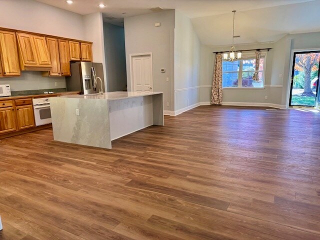 Building Photo - 50 Grove End Rd