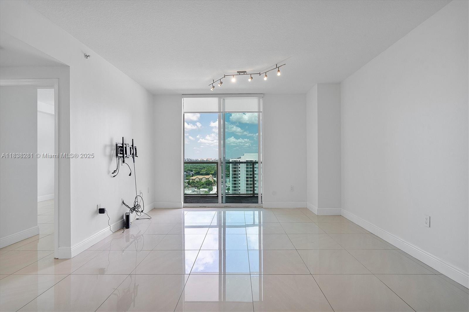 Building Photo - 1250 S Miami Ave