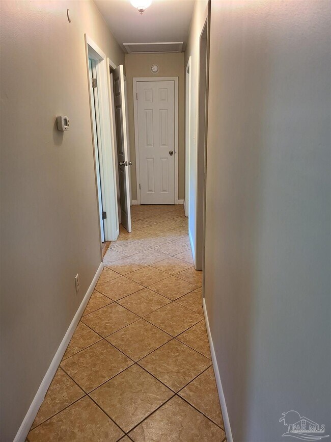 Building Photo - 5560 Hibiscus Rd