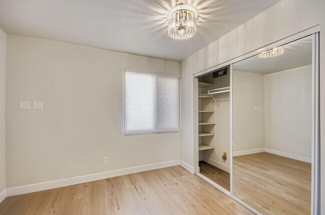 Building Photo - 8731 E Fairmount Ave