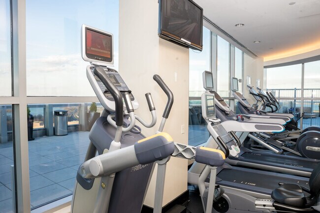 Building Photo - 2231 Crystal Dr