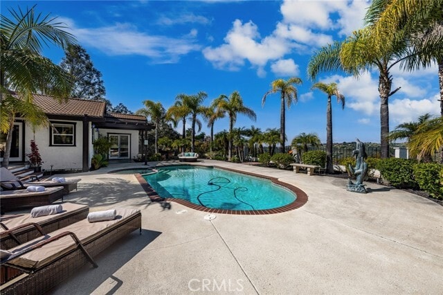 Building Photo - 2465 Via Oeste Dr