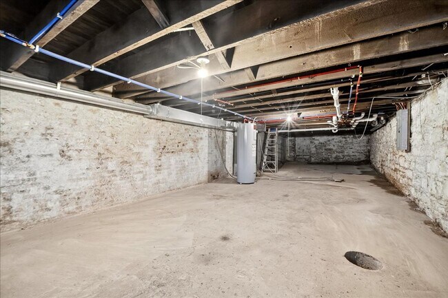 Building Photo - Soulard First Fleur