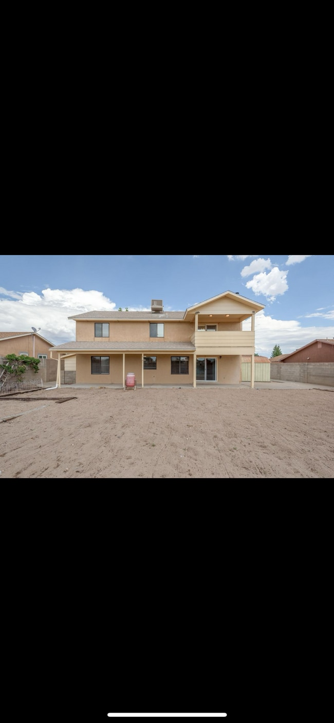 Building Photo - 10417 La Paz Dr