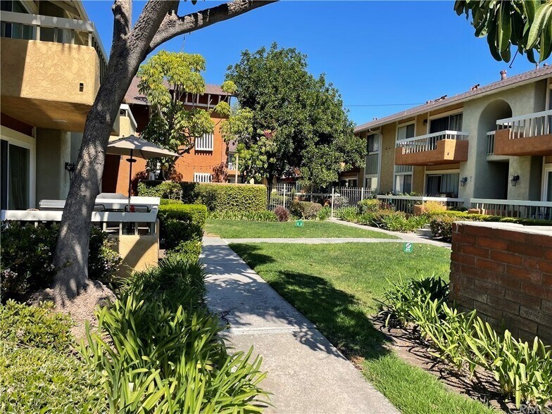 Building Photo - 16040 Leffingwell Rd