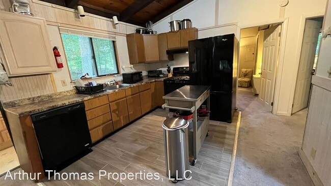 Building Photo - 3 br, 2 bath House - 32  St Moritz Street