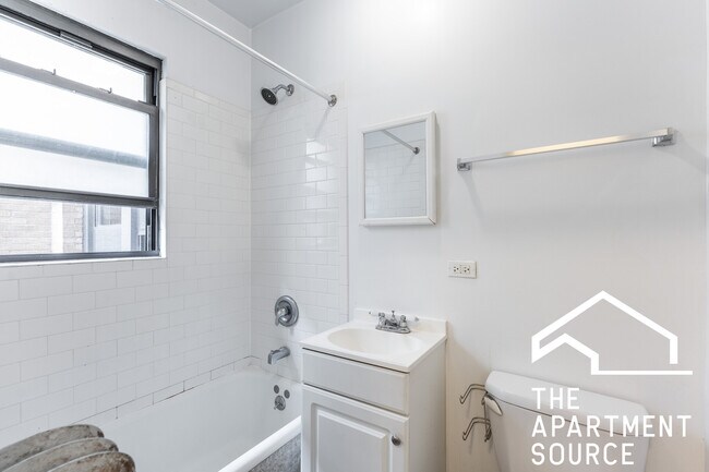 Building Photo - 2617 N Spaulding Ave