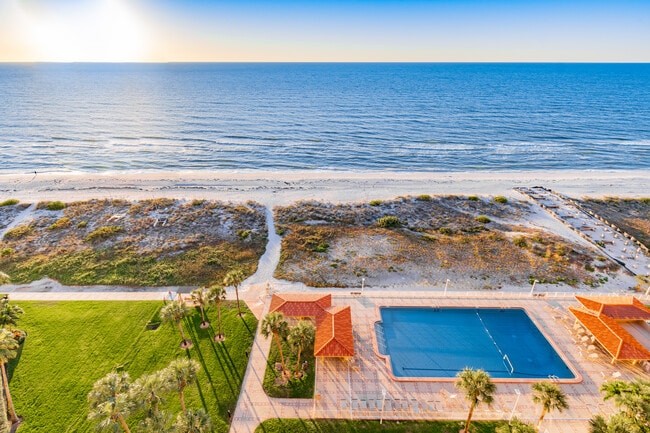 Building Photo - 880 Mandalay Ave