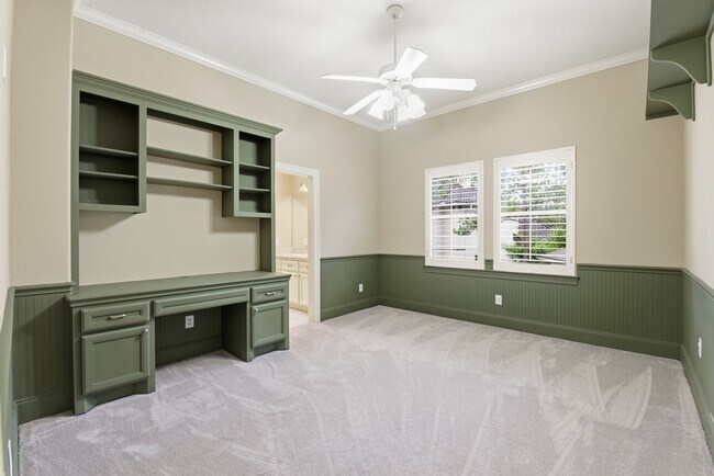 Building Photo - 30 N Palmiera Cir