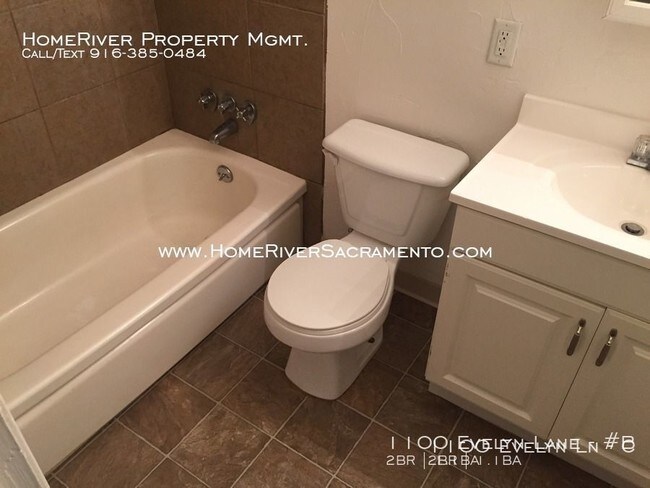 Building Photo - Spacious Two Bedroom 1.5 Bath Condo