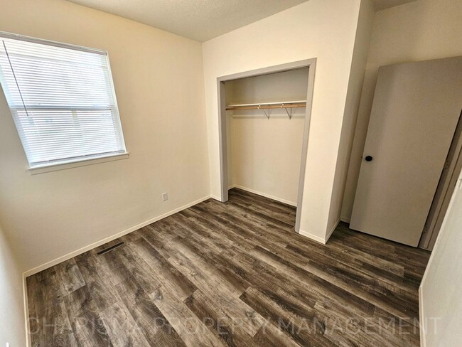 Building Photo - Cozy Two-Bedroom Apartment – Great Locatio...
