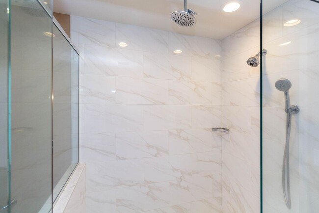 Building Photo - SOPHISTICATED COMFORT in HISTORIC FRANKLIN