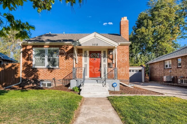 Primary Photo - 1418 Roslyn St