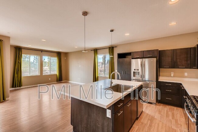 Building Photo - 10057 Quintero St