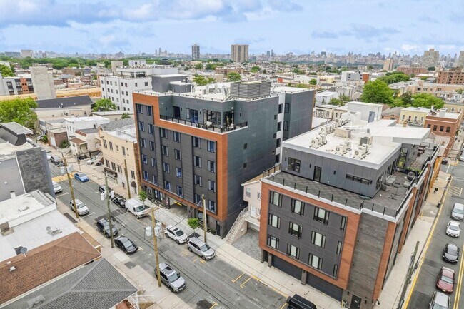 Building Photo - 6810 Polk St