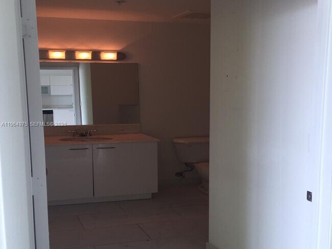 Building Photo - 133 NE 2nd Ave