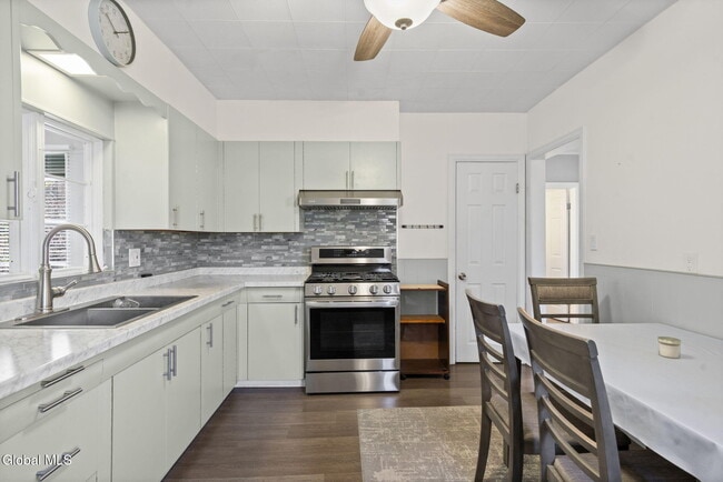 Building Photo - 234 Osborne Rd