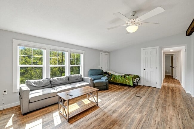 Building Photo - 1330 Old Northcutt Rd