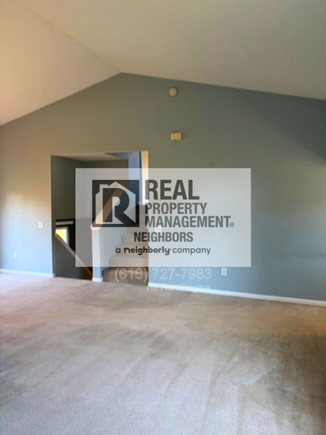 Building Photo - 1636 Northbend Dr NE