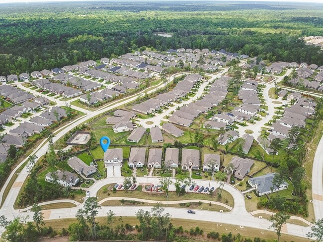 Building Photo - 442 Lake Day Dr