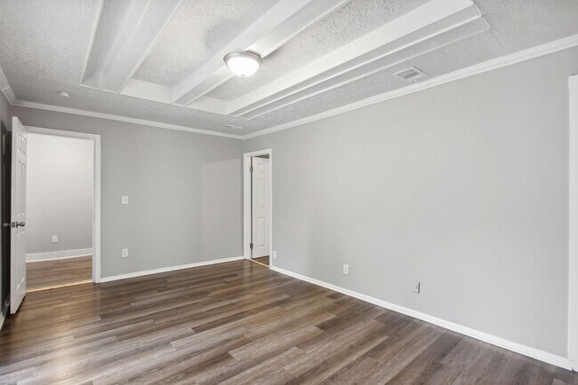 Building Photo - 3BR/2BA Downtown House Walking Distance to Forsyth Park and Daffin Park