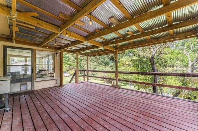 Building Photo - Charming Two Bedroom in Rogers