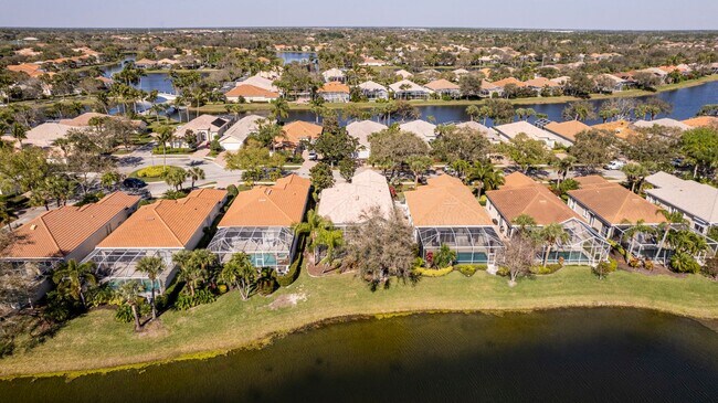 Building Photo - ** ISLAND WALK ** 3 BED + DEN / 2.5 BATH -...