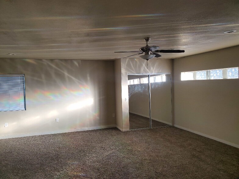 Building Photo - 766 S Grade Rd