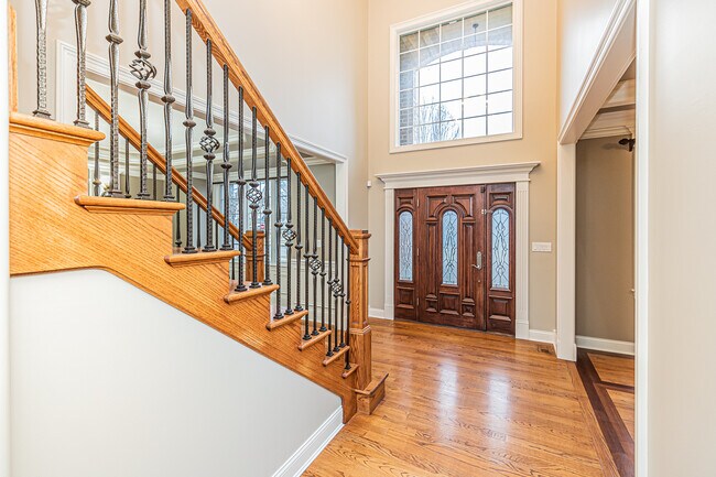 Building Photo - 361 S Elm St