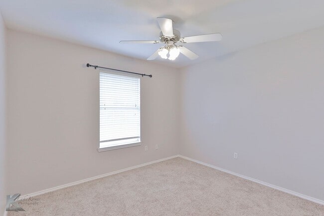 Building Photo - Great 3 bedroom 2 bath home in Wylie district.