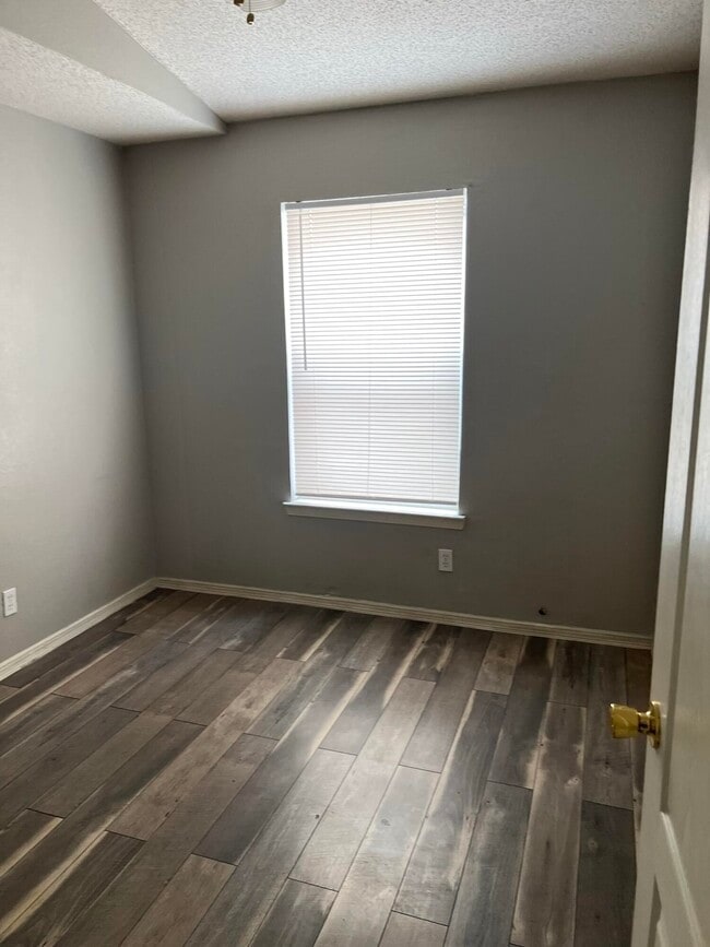 Building Photo - 12628 Setting Sun Dr