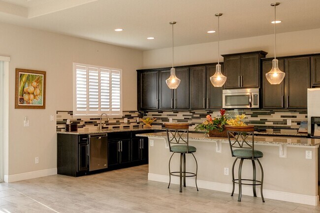 Building Photo - Luxury Living At An Affordable Price