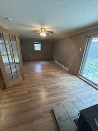 Building Photo - 1 bedrooms, 2 bathrooms. 2,000 sq ft home in a quiet country setting with large yard.