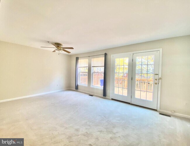 Building Photo - 13765 Palmetto Cir
