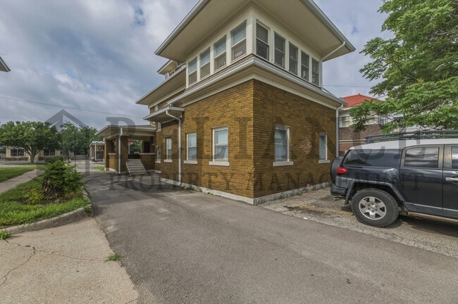 Building Photo - 3422 E Douglas Ave