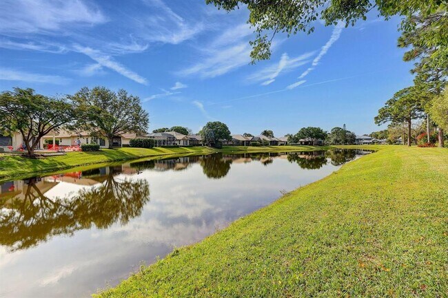 Building Photo - 7334 Pine Creek Way