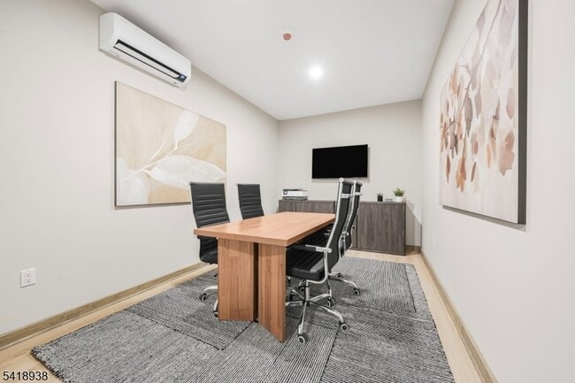 Building Photo - 20 Encampment Court