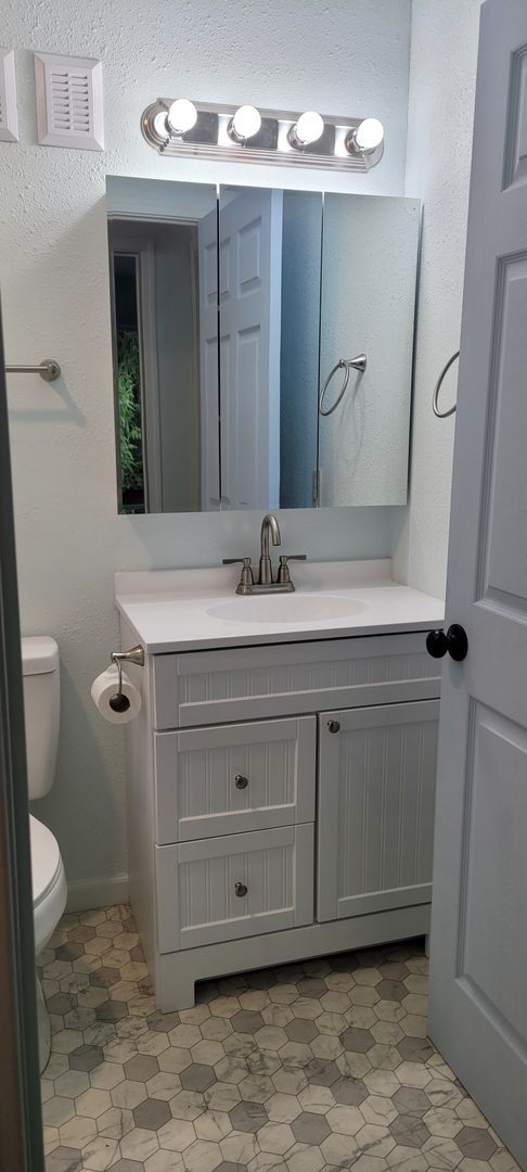 Building Photo - Riverfront 3 bedroom home in Winchester