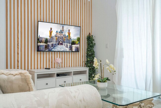 Building Photo - 1053 Splash Shot Pl