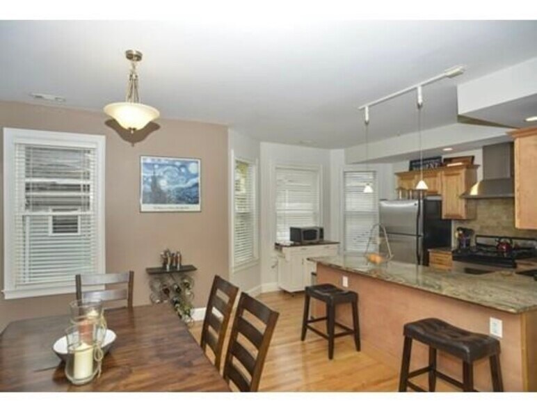 Building Photo - 25 Aldrich St