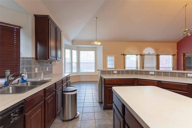 Building Photo - 136 Merideth Dr