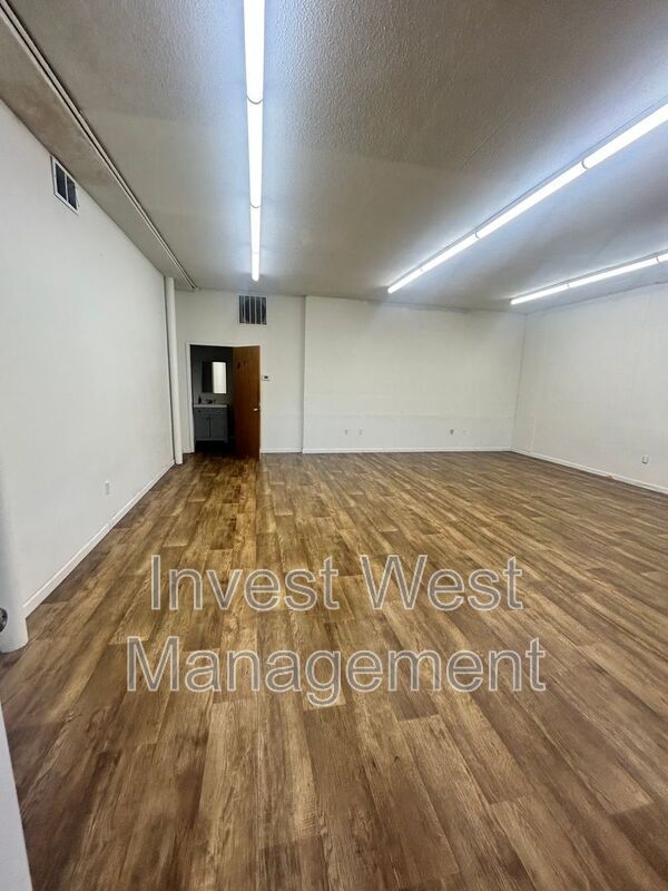 Building Photo - 277 Main Ave